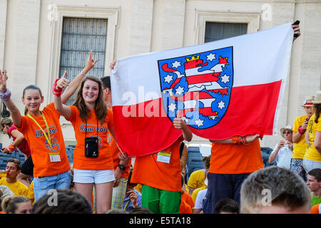 Sankt Petersplatz, Vatikan-Stadt. 5. August 2014. Kredit-Papst Francis trifft 50 tausend Ministranten aus Deutschland in Sankt Peter 5. August 2014 Platz: wirklich Easy Star/Alamy Live News Stockfoto