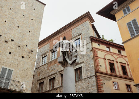 Italien Piazza di Postierla Siena Toscana Toskana. Blick auf die Statue von Remus und Romulus und ihre Mutter wolf Stockfoto