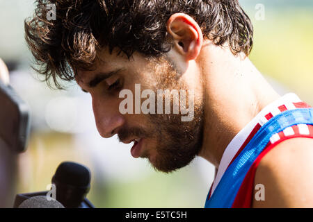 UNS. 5. August 2014. FC Bayern JAVIER MARTINEZ im Gespräch mit Medien nach dem Training. FC Bayern München beteiligt sich an ihr letztes Training in MLS All-Star-Woche im Providence Park am 5. August 2014. Bildnachweis: David Blair/ZUMA Draht/Alamy Live-Nachrichten Stockfoto