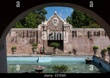 Yogyakarta, Java, Indonesien.  Taman Sari, das Wasserschloss, mid-18th. Jahrhundert, gebaut für den islamischen Sultan. Stockfoto