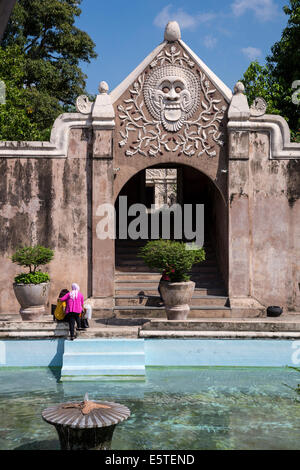 Yogyakarta, Java, Indonesien.  Taman Sari, das Wasserschloss, mid-18th. Jahrhundert, gebaut für den islamischen Sultan. Stockfoto