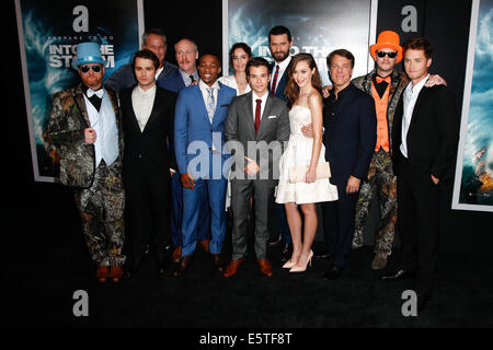 New York, USA. 4. August 2014. Die Besetzung von "In The Storm" premiere am AMC Lincoln Square Theater am 4. August 2014 in New York City. Bildnachweis: Debby Wong/Alamy Live-Nachrichten Stockfoto