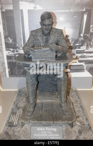 Buckinghamshire, Bletchley, Bletchley Park, England, Alan Turing Statue Stockfoto