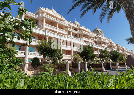 DUBAI, Vereinigte Arabische Emirate-NOVEMBER 7: Kempinski Hotels und Residences Palm Jumeirah. Hotel befindet sich auf dem Halbmond West Palm Island Dubai. Stockfoto