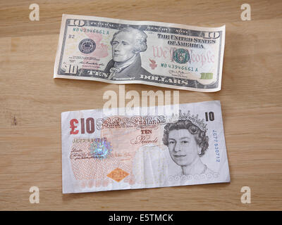 Einer britischen 10-Pfund-Note und eine amerikanische zehn-Dollar-Note. Stockfoto