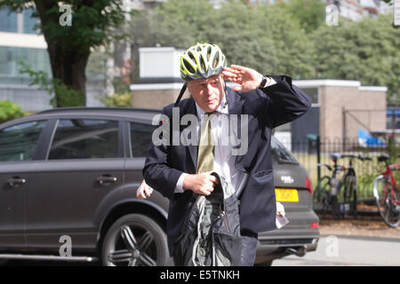 Finsbury Square, London, UK. 6. August 2014. Boris Johnson kündigt er bei Parlamentswahlen 2015 stehen, während europäische Erklärung bei Bloomberg, London, UK-Kredit geben will: Jeff Gilbert/Alamy Live News Stockfoto