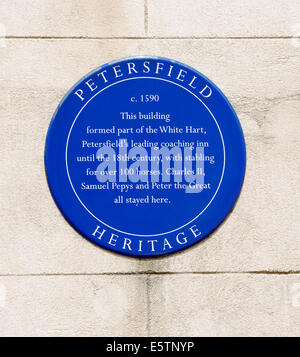 Blaue Plakette bei Winton House, High Street, Petersfield, Hampshire, UK Stockfoto