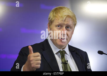 Finsbury Square, London, UK. 6. August 2014. Boris Johnson kündigt er bei Parlamentswahlen 2015 stehen, während europäische Erklärung bei Bloomberg, London, UK-Kredit geben will: Jeff Gilbert/Alamy Live News Stockfoto