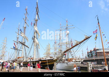 Stad Amsterdam (Stadt Amsterdam), ein Dreimaster Clipper und Großsegler im Juli 2014 Tall Ship Races in Harlingen, Niederlande Stockfoto