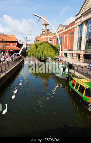 "Empowerment" Skulptur über den Fluss Witham von Waterside Einkaufszentrum, Lincoln Stockfoto