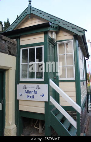 Caersws Stellwerk an der Kambrischen Eisenbahnlinie Stockfoto