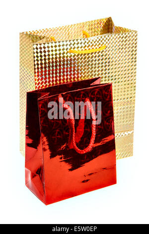 Zwei Geschenktüten isoliert auf weißem Hintergrund Stockfoto