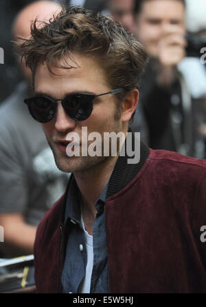 London, UK, UK. 6. August 2014. Robert Pattinson besucht Screening von "The Rover" am BFI. Bildnachweis: Ferdaus Shamim/ZUMA Draht/Alamy Live-Nachrichten Stockfoto