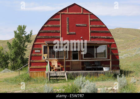 Ein Adobe Gebäude am La Reata Ranch in der Nähe von Kyle, Saskatchewan, Kanada. Stockfoto