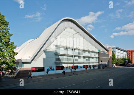 Manchester Aquatics Centre Gebäude an einem sonnigen Tag, befindet sich an der Oxford Road im Campus Universitätsviertel der Stadt. Stockfoto