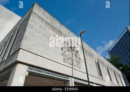 Manchester Crown Court an einem sonnigen Tag, basierend auf Krone Platz in Dolefield, Spinningfields, UK. Stockfoto