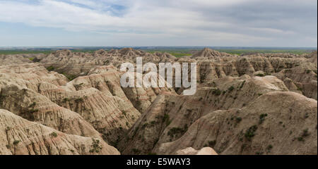 schönen Frühling Landschaft der Badlands in South Dakota mit Frühlingsgrün grass Stockfoto