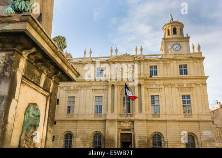 Hotel de Ville, Place De La République, Arles, Frankreich. JMH6257 Stockfoto