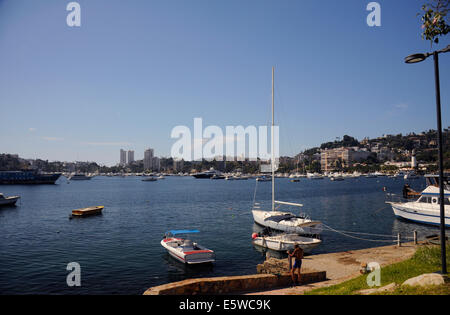 Paseo del Pescador fishermans Wharf entlang der Avenue Costera Miguel Aleman in Acapulco, Mexiko Stockfoto