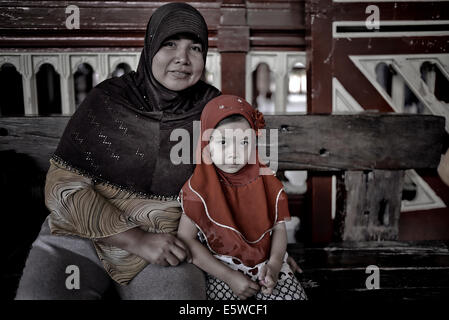 Muslimische Mutter und Kind. Thailand S. E. Asien Stockfoto