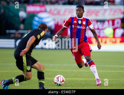 UNS. 6. August 2014.  DAVID ALABA (27) steuert den Ball. Die MLS All-Stars spielen FC Bayern München in die MLS All-Star Game im Providence Park am 6. August 2014. Bildnachweis: David Blair/ZUMA Draht/Alamy Live-Nachrichten Stockfoto