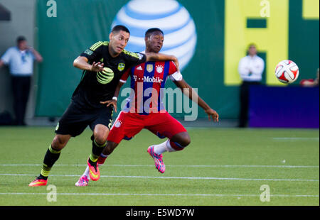 UNS. 6. August 2014.  MLS All-Star-CLINT DEMPSEY (2) läuft für den Ball. Die MLS All-Stars spielen FC Bayern München in die MLS All-Star Game im Providence Park am 6. August 2014. Bildnachweis: David Blair/ZUMA Draht/Alamy Live-Nachrichten Stockfoto