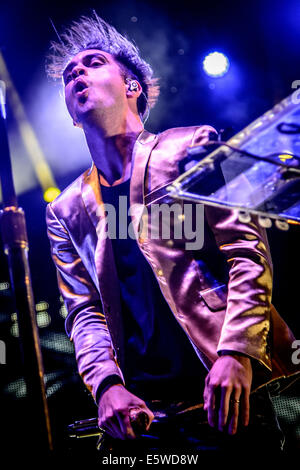 Toronto, Ontario, Kanada. 6. August 2014. BRENDON URIE der amerikanischen Rock-Band "Panik! At The Disco "Perfroms am Echo Beach. Bildnachweis: Igor Vidyashev/ZUMA Draht/Alamy Live-Nachrichten Stockfoto