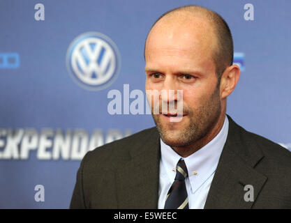 Köln, Deutschland. 6. August 2014. Schauspieler Jason Statham kommt für die Premiere des Films "The Expendables 3" in Köln, 6. August 2014. Foto: CAROLINE SEIDEL/DPA/Alamy Live-Nachrichten Stockfoto