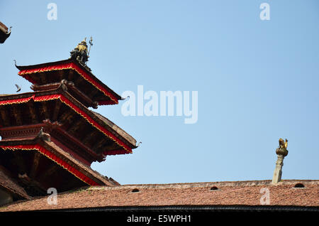 Dach des Hanuman Dhoka ist ein Komplex von Strukturen mit dem königlichen Palast der Malla-Könige in Nepal Kathmandu Durbar Square Stockfoto