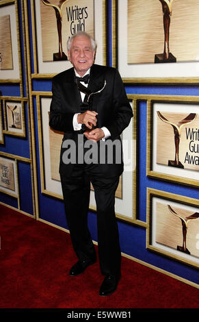 WGA Gewinner Pose auf 2014 Writers Guild Awards Presse Zimmer im JW Marriott Los Angeles L.A. LIVE. Mitwirkende: Garry Marshall Where: Los Angeles Kalifornien Vereinigte Staaten bei: 1. Februar 2014 Stockfoto