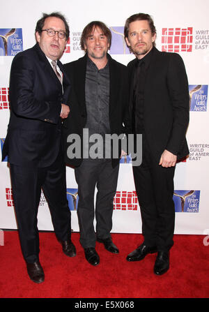 Der 66. veranstaltet jährliche Verfasser-Zünft-Preise im Edison Ballroom - Ankünfte. Mitwirkende: Michael Barker, Richard Linklater, Ethan Hawke Where: New York New York Vereinigte Staaten bei: 2. Februar 2014 Stockfoto