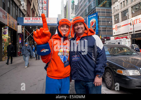 Atmosphäre am Super Bowl Boulevard in Times Square New York vor der NFL Super Bowl XLVIII (02 Feb 14) Featuring: Atmosphäre wo: Manhattan New York Vereinigte Staaten bei: 31. Januar 2014 Stockfoto