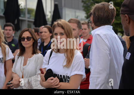 London, England, 7. August 2014: Prinzessin Beatrice und Freund Dave Clark besucht die Jungfrau streben Herausforderung - Fototermin bei The O2, Halbinsel Square. in London. Bildnachweis: Siehe Li/Alamy Live News Stockfoto