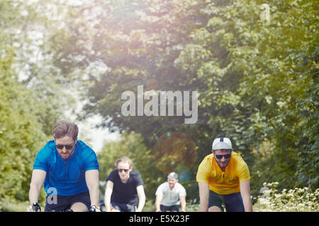 Radfahrer auf dem Fahrrad Stockfoto