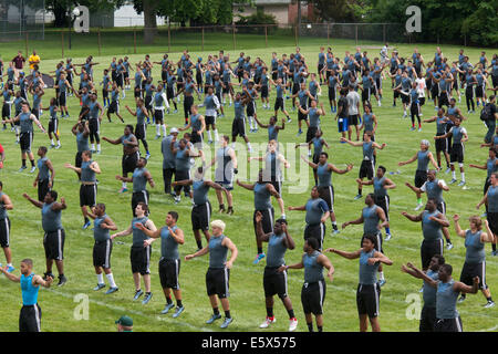 Harper Woods, Michigan - High School Fußballspieler Sound Mind Sound Body-Fußball-Camp zu besuchen. Stockfoto