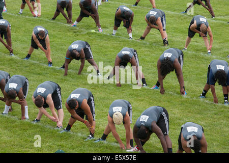 Harper Woods, Michigan - High School Fußballspieler Sound Mind Sound Body-Fußball-Camp zu besuchen. Stockfoto