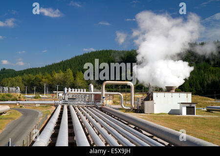 Das Kraftwerk von Wairakei schafft Geothermie, nördlich von Taupo, Region Waikato, Nordinsel, Neuseeland. Stockfoto