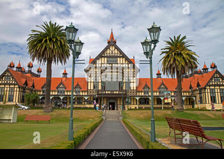 Die Rotorua Museum für Kunst und Geschichte befindet sich in der Regierung Gärten in Rotorua, Bay of Plenty, Nordinsel, Neuseeland. Stockfoto