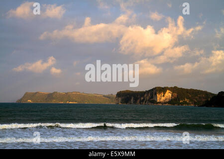 Mercury Bay liegt an der Ostküste der Coromandel-Halbinsel auf der Nordinsel von Neuseeland. Stockfoto