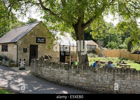 Avoncliff nr. Bradford on Avon Wiltshire England UK Nr. 10 Teegärten Stockfoto