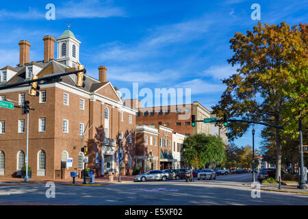 Cherry Street an der Kreuzung mit Third Street in der Innenstadt von Macon, Georgia, USA Stockfoto