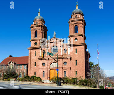 Die Basilica of St. Lawrence auf Haywood Street in der Innenstadt von Asheville, North Carolina, USA Stockfoto