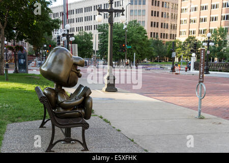 Statue Charles M Schulzs Erdnüsse Charakter Marcie, Reis-Park, St. Paul, Minnesota, USA. Stockfoto