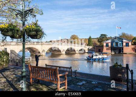 Brücke über den Fluss Themse, Henley-on-Thames, Oxfordshire, England, GB, UK. Stockfoto