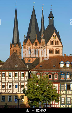 Romanische Marienkirche, Str. Marys Kirche, Fachwerkhäuser, historische Zentrum Gelnhausen, Hessen, Deutschland Stockfoto