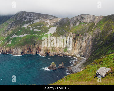 Die spektakulären Klippen von Slieve League (Sliabh Liag) in der Grafschaft Donegal die höchsten Klippen auf der irischen Insel Stockfoto