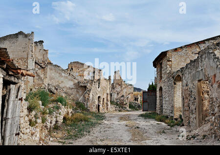 Ansicht von Poble Vell de Corbera d in Spanien, eine Stadt, die während des spanischen Bürgerkriegs völlig zerstört Stockfoto