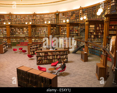 Liverpool Central Library. Picton Lesesaal, traditionellem Interieur der Präsenzbibliothek Stockfoto