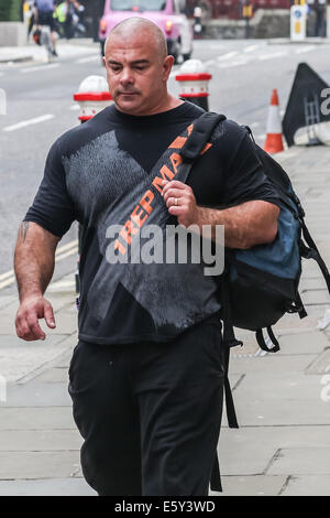 London, UK. 8. August 2014.  Jamie Chivers, angeklagt wegen Totschlags, kommt im Old Bailey Court Testversion Kredit: Guy Corbishley/Alamy Live News Stockfoto