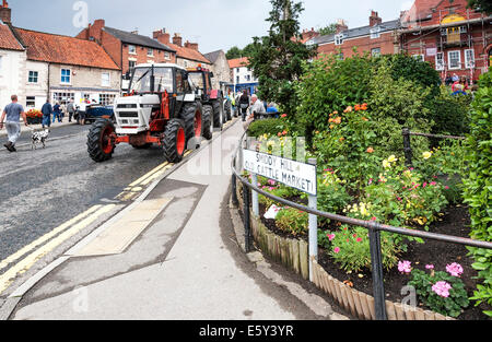 Klassische Traktoren von Pickering Zugmaschine Rallye Show auf Smiddy Hill in Pickering Stockfoto